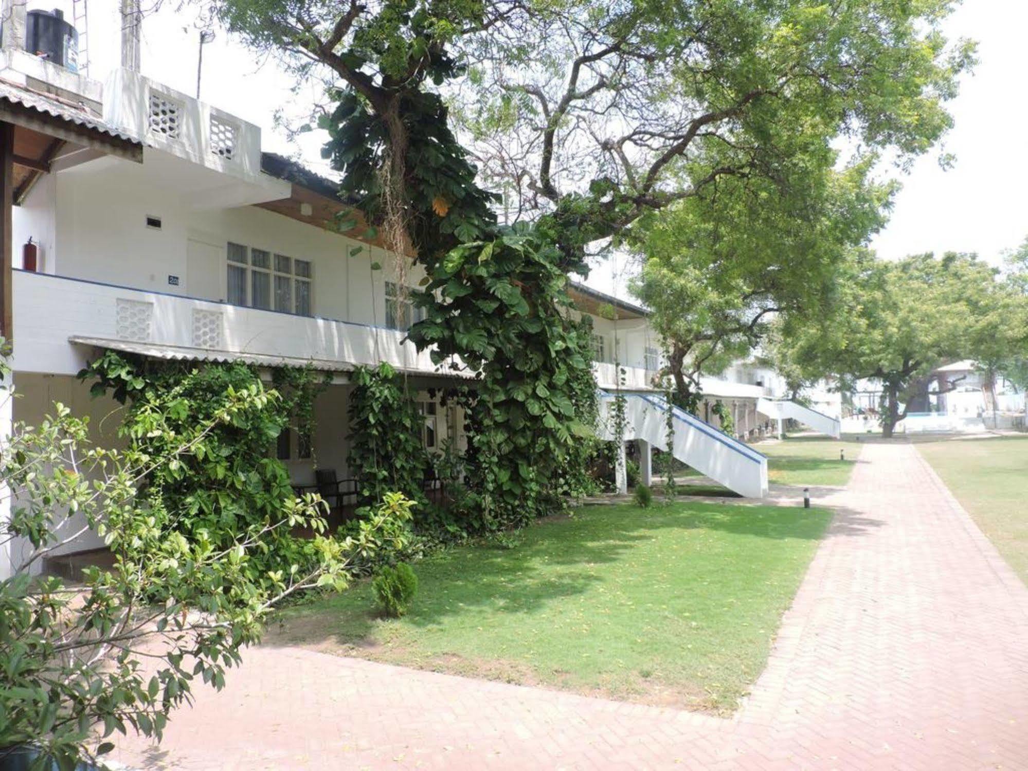 נילבלי Pigeon Island Beach Resort And Spa מראה חיצוני תמונה