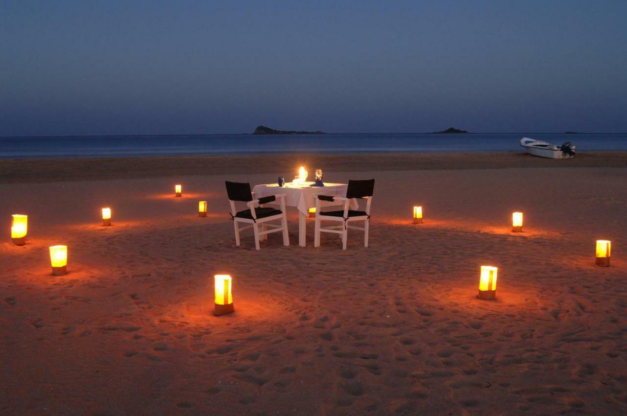 נילבלי Pigeon Island Beach Resort And Spa מסעדה תמונה